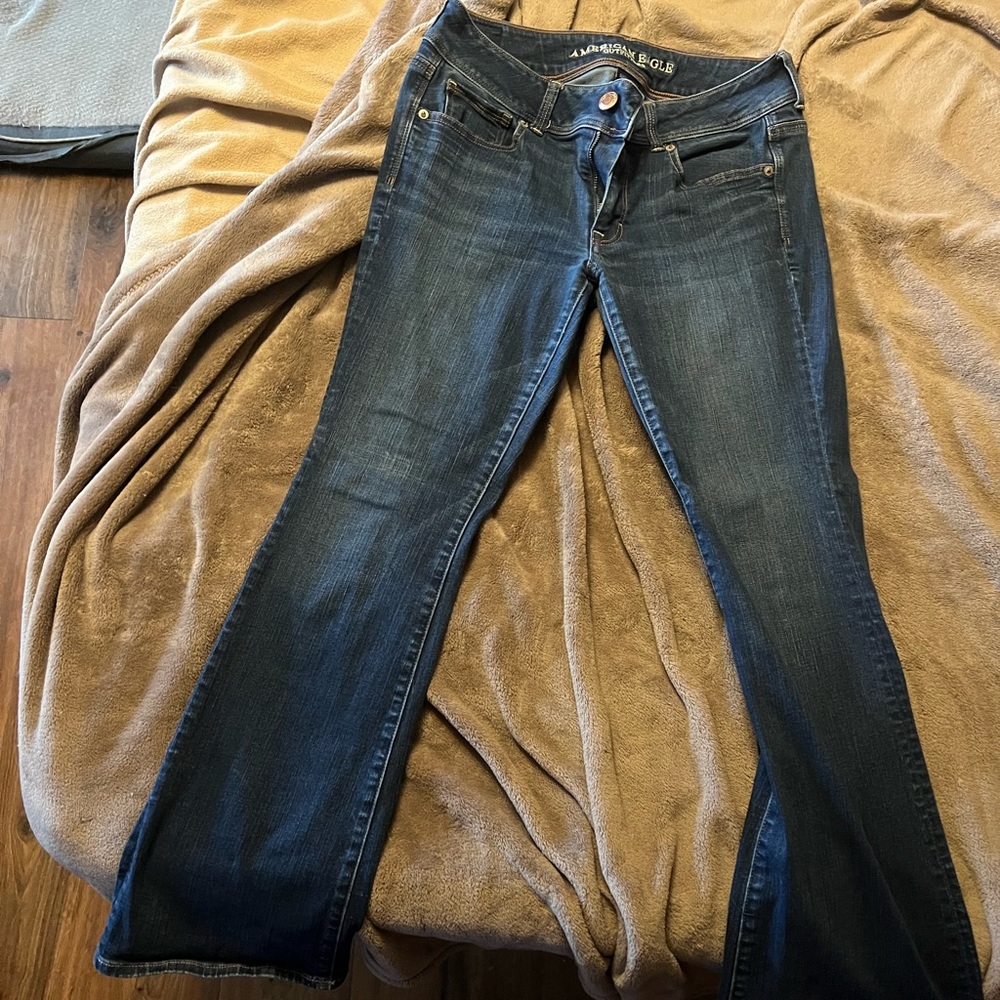 American Eagle size 8 short jeans
